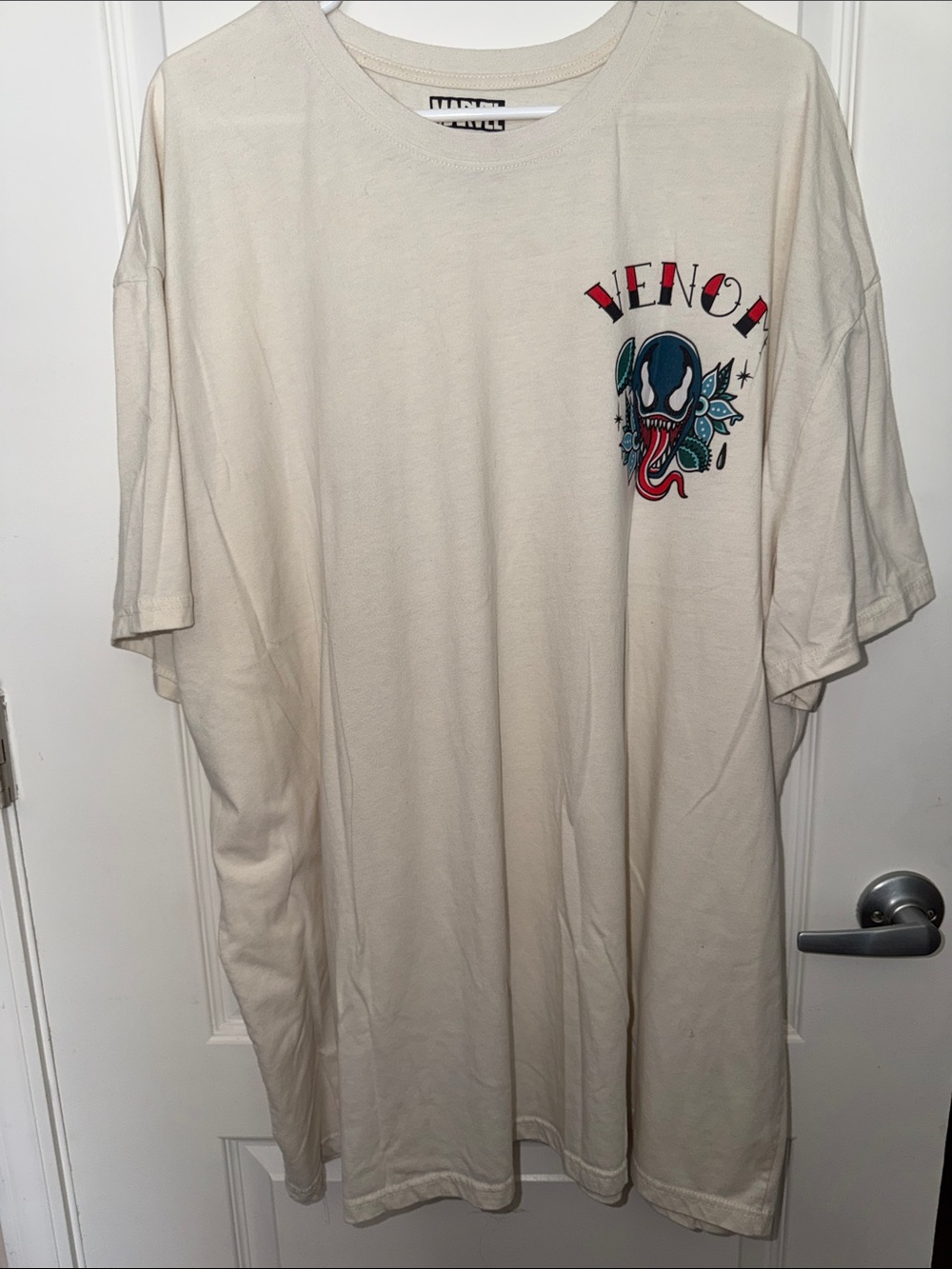 Venom Graphic Cream Short-Sleeve T-Shirt - Men - size 4XL